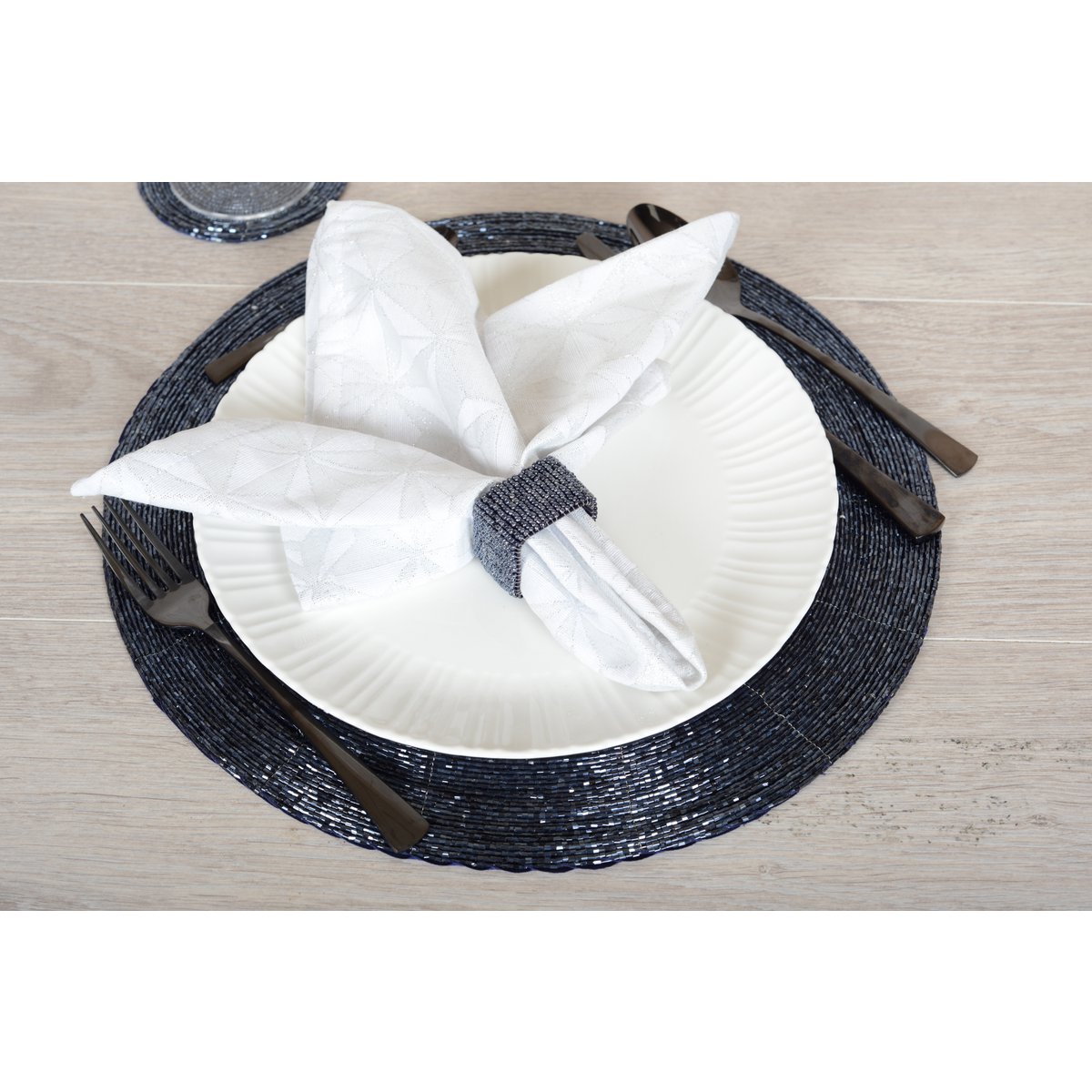 Hausfrau 24 glänzende schwarze Stücke